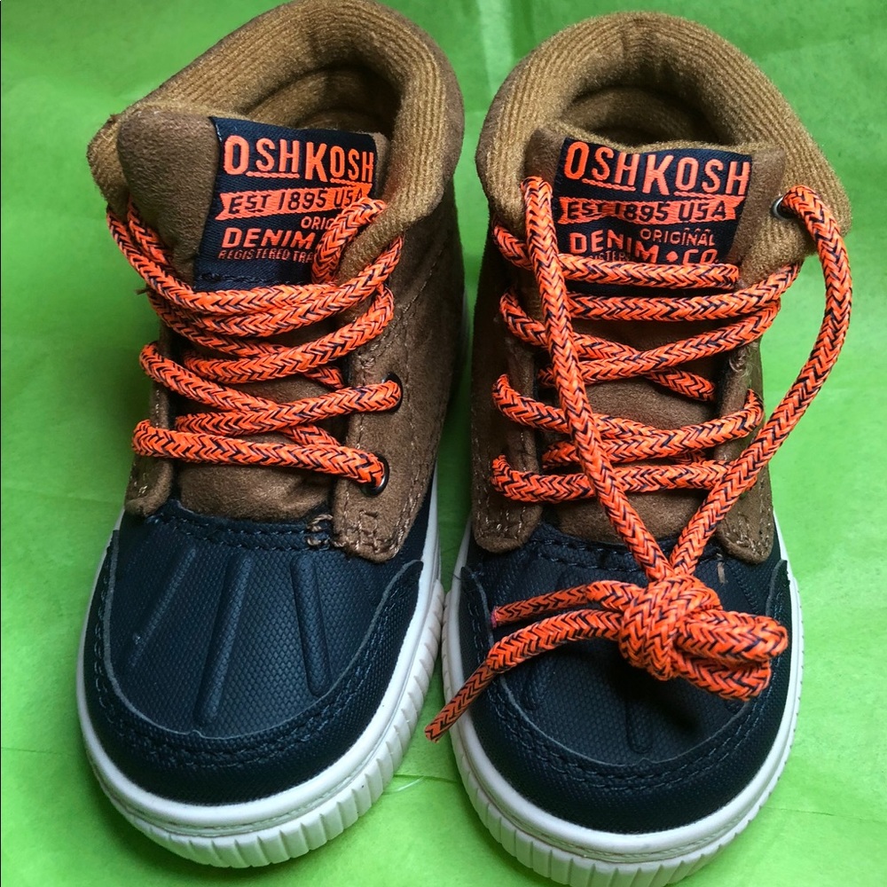 Boys shoes